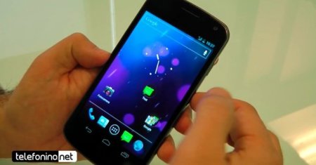 Primer videoanálisis del Galaxy Nexus y Ice Cream Sandwich (en italiano)