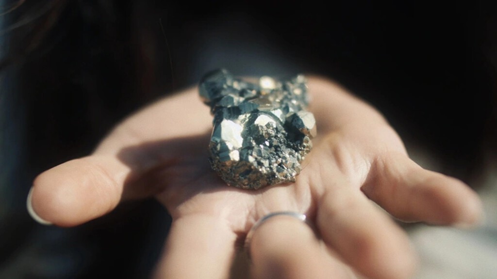 Japão descobre megajazida de terras raras suficiente para 700 anos