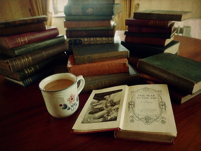 tea and books