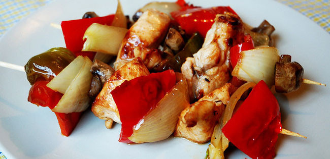 brocheta de pollo