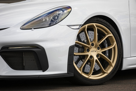 Porsche cayman GT4