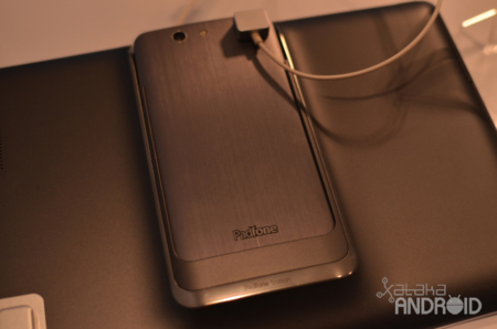 Asus Padfone Infinity se pasea por nuestras manos (y nuestra cámara)