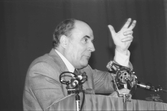 Meeting Francois Mitterrand Caen 1981