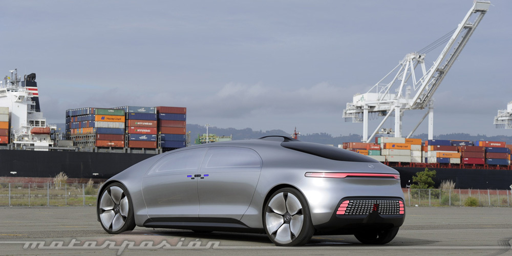 Mercedes-Benz F 015, toma de contacto