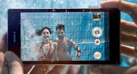 Sony cambia de discurso: ya no quiere que te bañes con tus Xperia