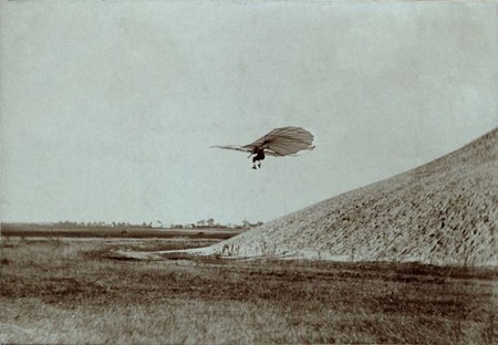 1024px-otto_lilienthal_gliding_experiment_ppmsca.02546.jpg