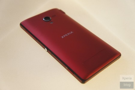 Sony Xperia ZL se deja ver también en rojo