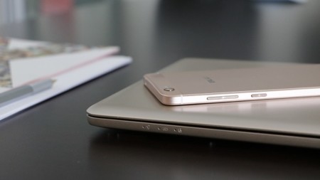 Superbook, un portátil dependiente de un smartphone con Andromium OS por 99 dólares