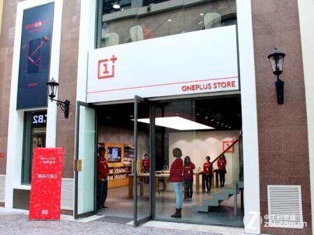 OnePlus inaugura su primera tienda oficial en Beijing, China