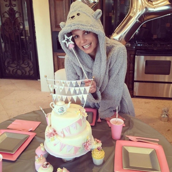 Brit Cumple Tarta
