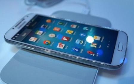 Samsung Galaxy S4 es compatible con carga inalámbrica mediante estándar Qi