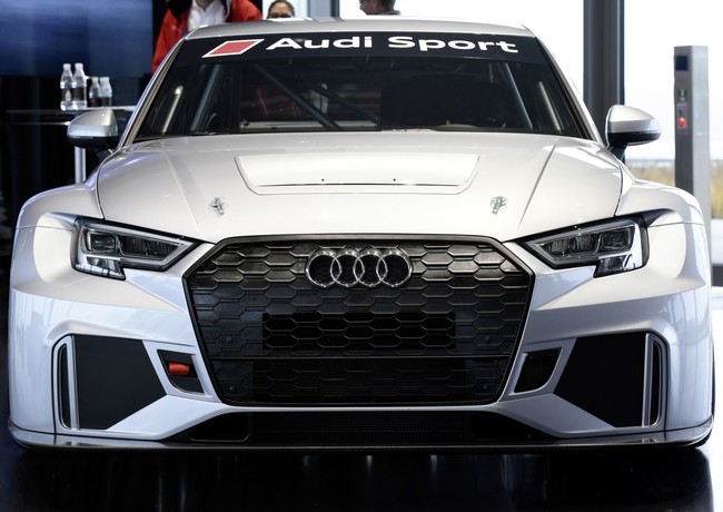 Audi entrega los primeros RS 3 LMS de carreras, menos potentes que el de calle