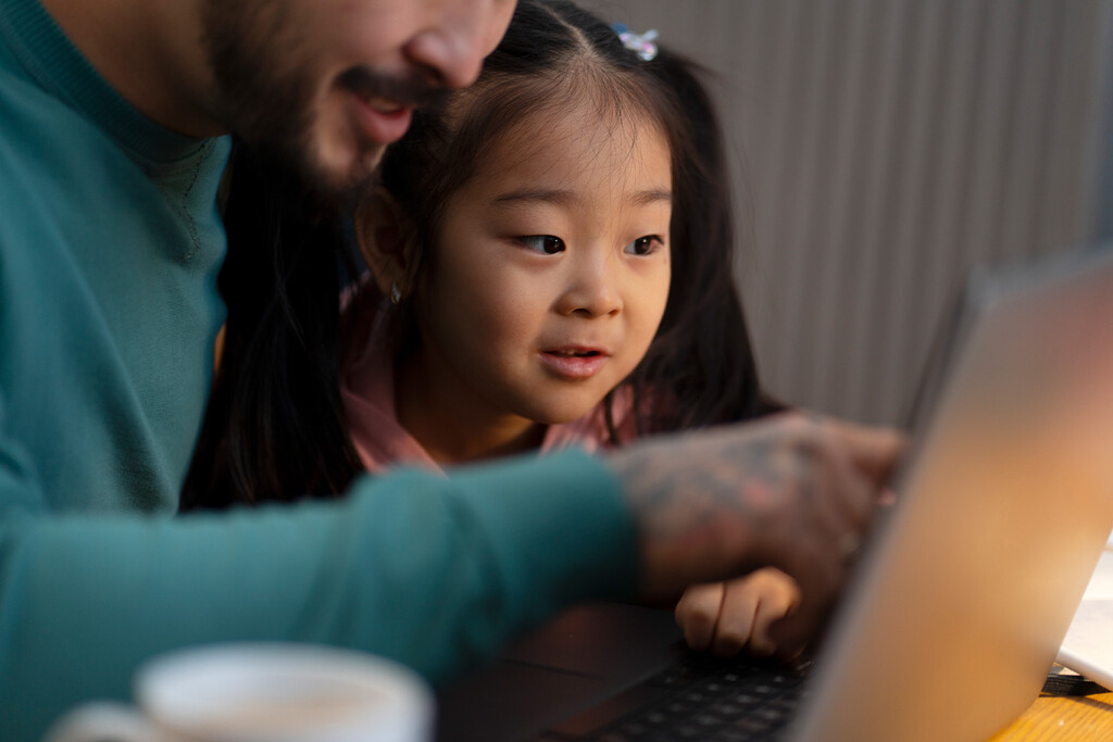 Enquanto o Ocidente debate o que fazer com a IA nas escolas, na China algumas escolas já a utilizam como tutora infantil