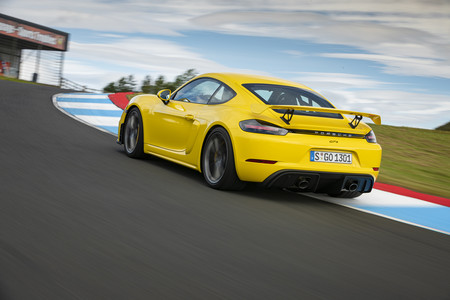 Porsche 718 Cayman GT4