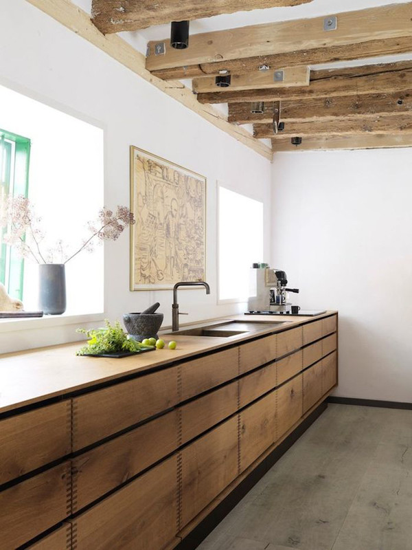 Oak Kitchen1