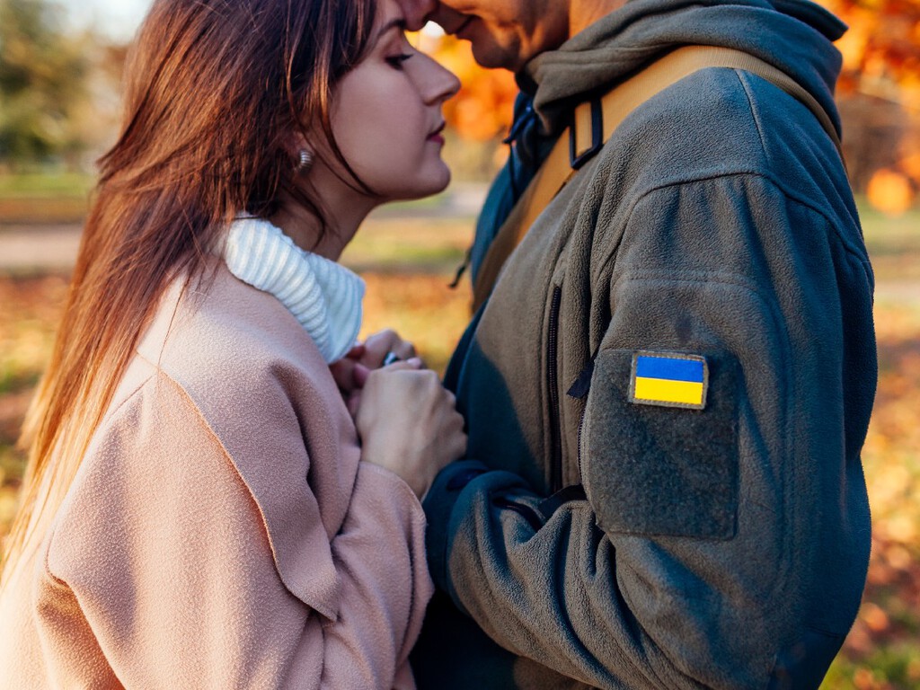 Não são mísseis, nem drones: a tática inesperada da Ucrânia para garantir seu futuro na guerra é pagar para soldados congelarem esperma