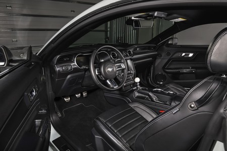 Ford Mustang Mach 1 Interior 2