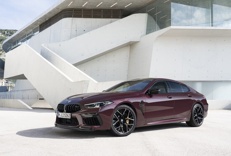 BMW M8 Gran Coupe 32