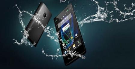 Panasonic Eluga y Eluga Power, bajo el agua en vídeo