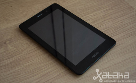 Asus vitamina tímidamente su FonePad 7