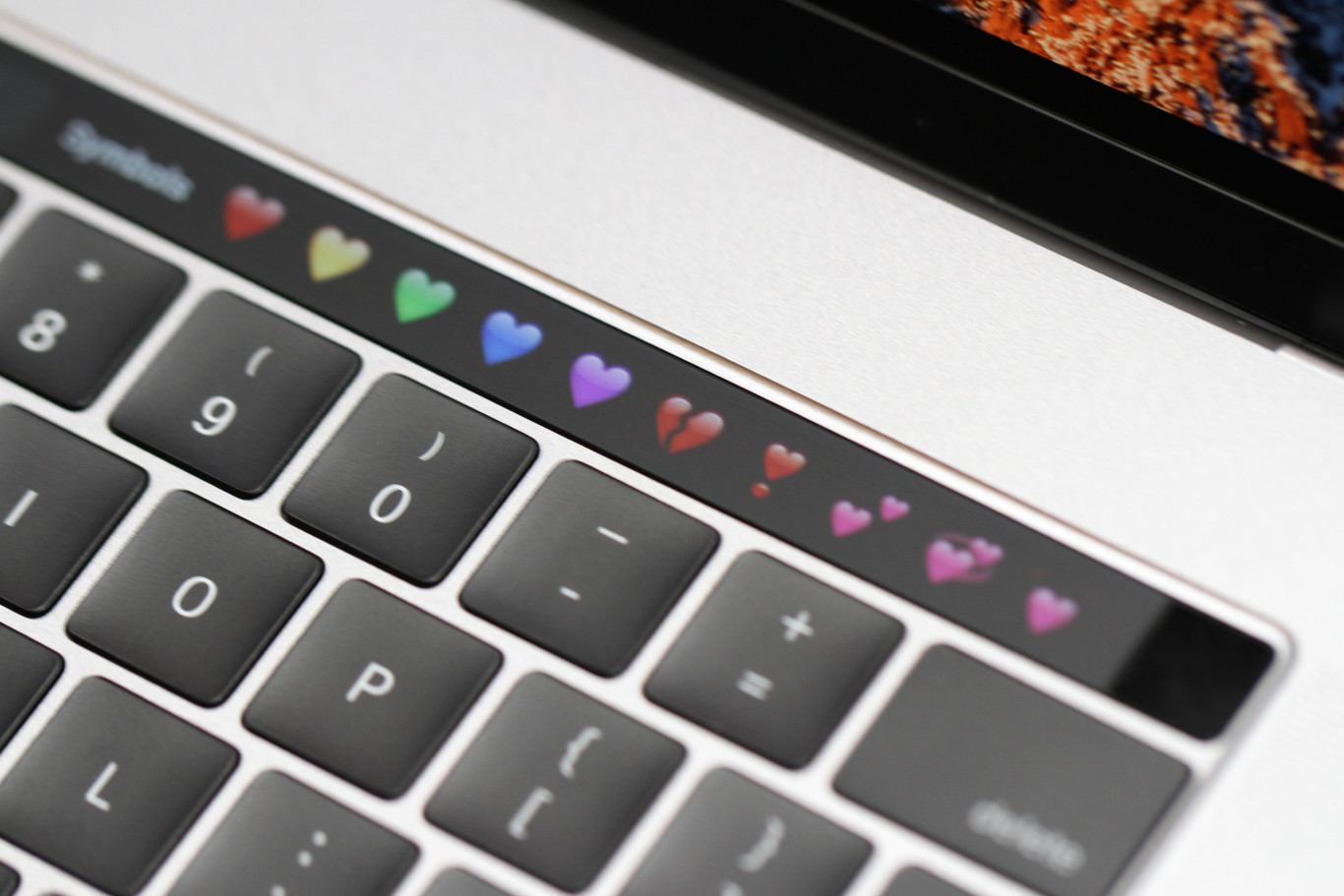 La Touch Bar es en realidad un mini Apple Watch, ¿qué significa esto para el futuro de Mac? CSG