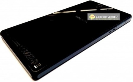 Sony Xperia Yuga nos enseña su trasera y confirma su tamaño