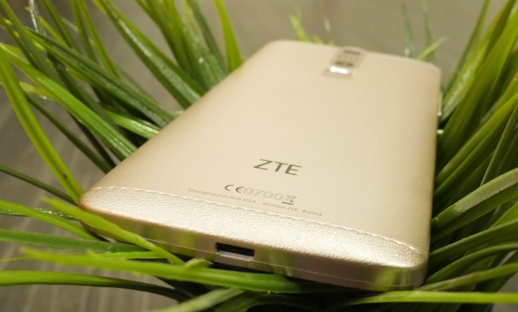 ZTE Axon Mini 04