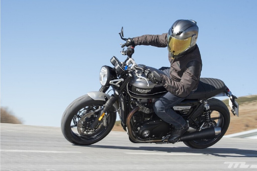 Alguns dizem que usar o freio motor pode ser prejudicial à motocicleta; a realidade é um pouco diferente