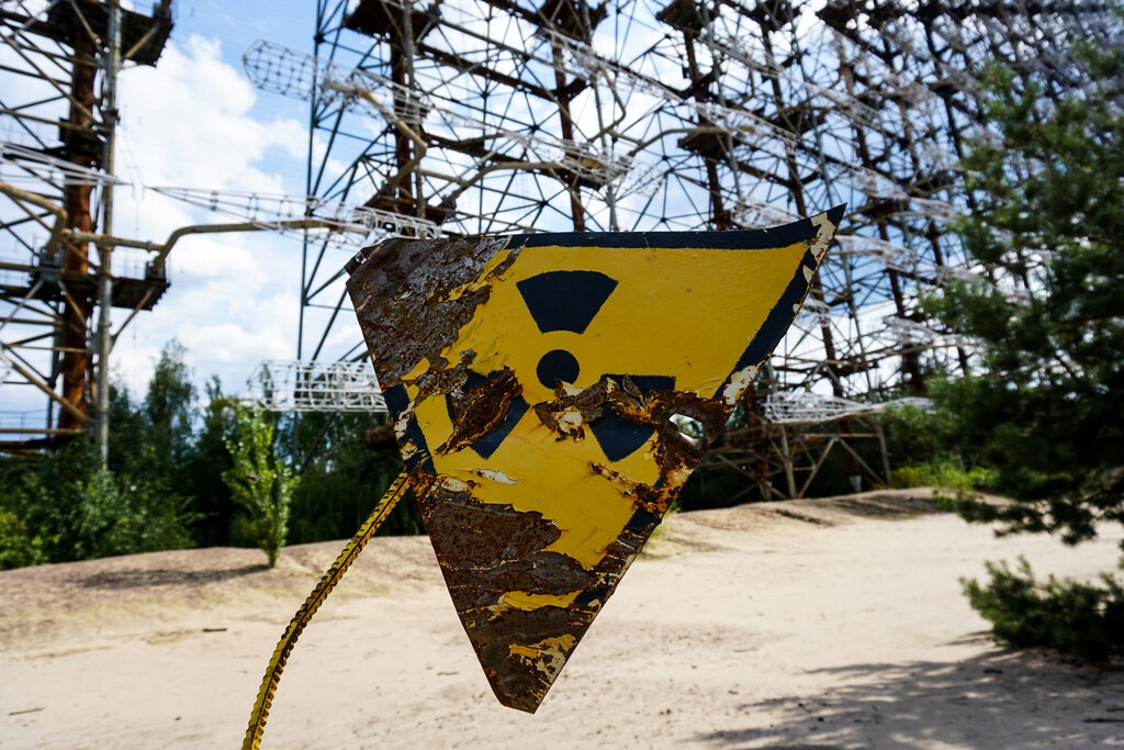 A ciência explica o grande paradoxo da guerra: por que o Japão sobreviveu à bomba, mas a Ucrânia perdeu Chernobyl