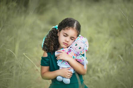 niños y muñecos