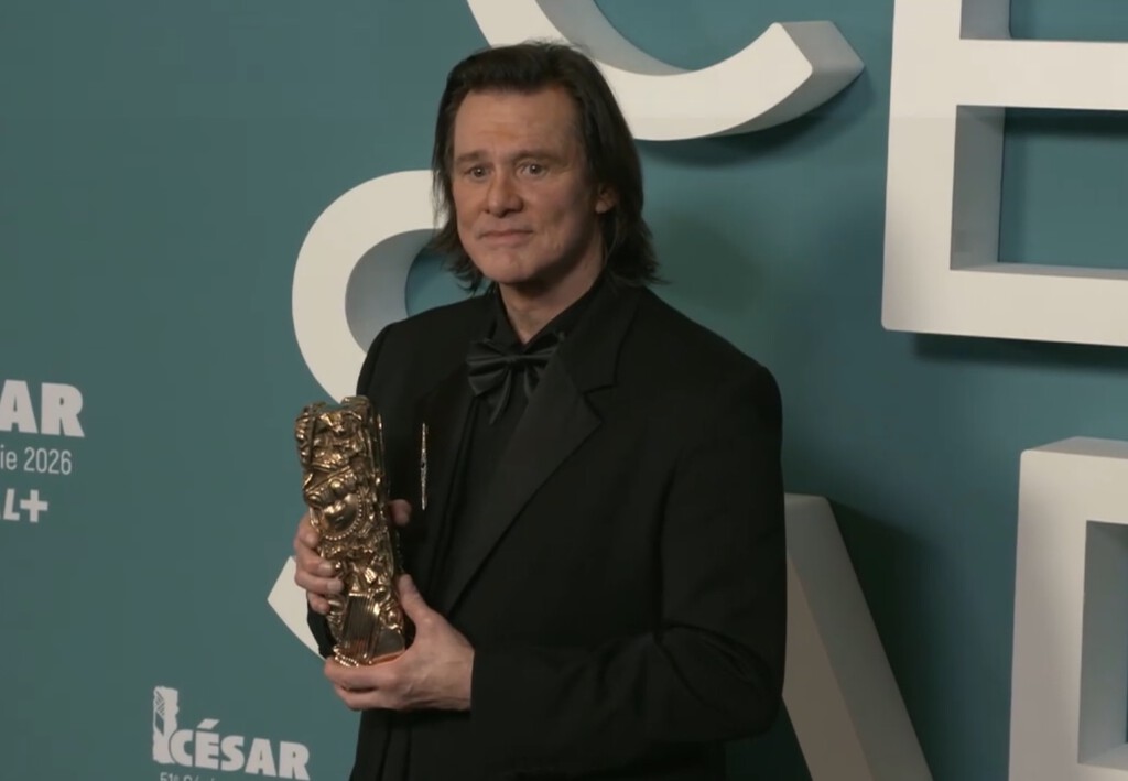 Academia Francesa levou oito meses para levar Jim Carrey a Paris e internet levou oito horas para dizer que não era ele