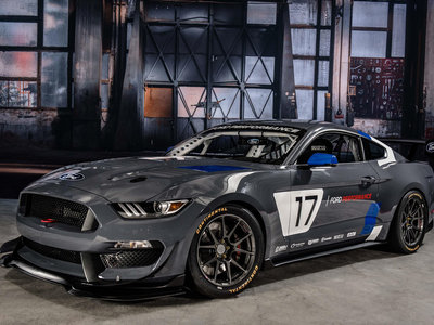 Babearás todo el suelo del SEMA (o de tu casa) al ver el nuevo Ford Mustang GT4