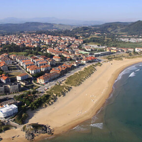 Ni Santillana del Mar ni Potes. El pueblo más sonado de Cantabria es este con playas y ambiente marinero 