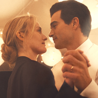 Se estrena la miniserie sobre John F Kennedy y Carolyn Bessette: el mediático romance de una las parejas más icónicas de Estados Unidos 