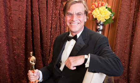 "No es un biopic; no es la historia de Steve Jobs", Aaron Sorkin acerca de la película basada en la biografía oficial de Jobs