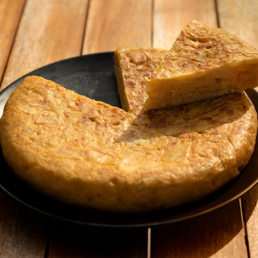 La sartén estilo profesional por menos de 20 euros en la que preparar tortilla de patatas y darle la vuelta con una sola mano