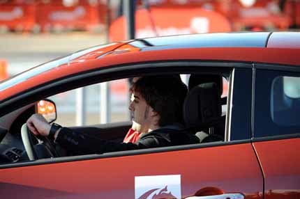Fernando Alonso sólo le pide fiabilidad al R29