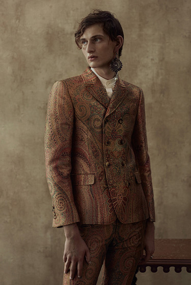 Descubre la colección primavera-verano 2017 de Alexander McQueen inspirada en la India