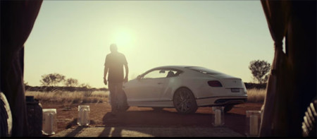 Este video de un Bentley Continental GT Speed a 331 km/h en vía pública no es una escena de Need For Speed