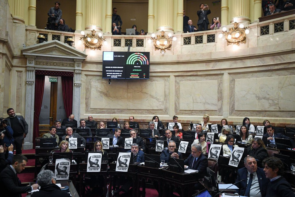 ¿Puede el gobierno de Argentina vetar las leyes que benefician a jubilados? Cuáles son los escenarios posibles 