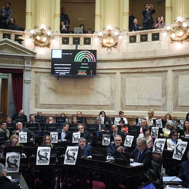 ¿Puede el gobierno de Argentina vetar las leyes que benefician a jubilados? Cuáles son los escenarios posibles 
