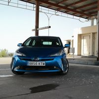 Ascendemos la Sierra Norte para exprimir el motor híbrido del Toyota Prius AWD-i