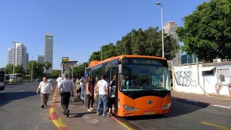 Tel Aviv incorpora su primer autobús eléctrico