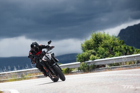 Las nuevas patentes de KTM y Husqvarna muestran un radar delantero que se ajustaría a las Duke, Svartpilen y Vitpilen