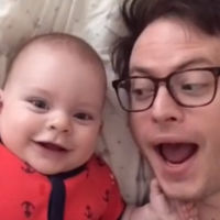 Un padre graba geniales Dubsmash con su bebé a lo largo de un año