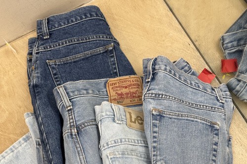El Corte Inglés está vaciado su almacén y tiene vaqueros Levi's a mitad de precio que no vamos a volver a ver en todo el año 