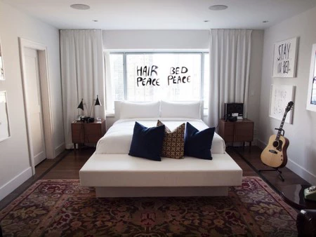 Si quieres que la paz y el amor te inunden prueba a alojarte en la habitación de John Lennon y Yoko Ono