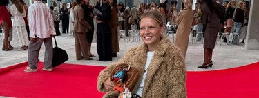 Sfera triunfa con el bolso de piel color chocolate que es un must en los looks de otoño-invierno