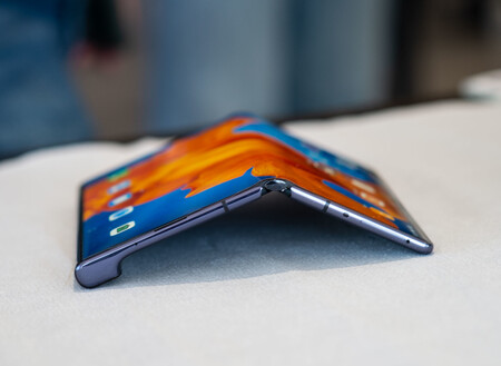 Un posible Huawei Mate X2 plegable se deja ver en la certificación de TENAA