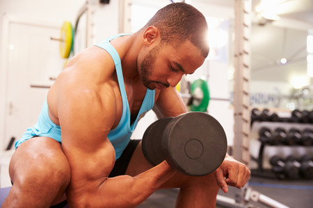 El orden que deben seguir los ejercicios de tu rutina de entrenamiento para obtener buenos resultados